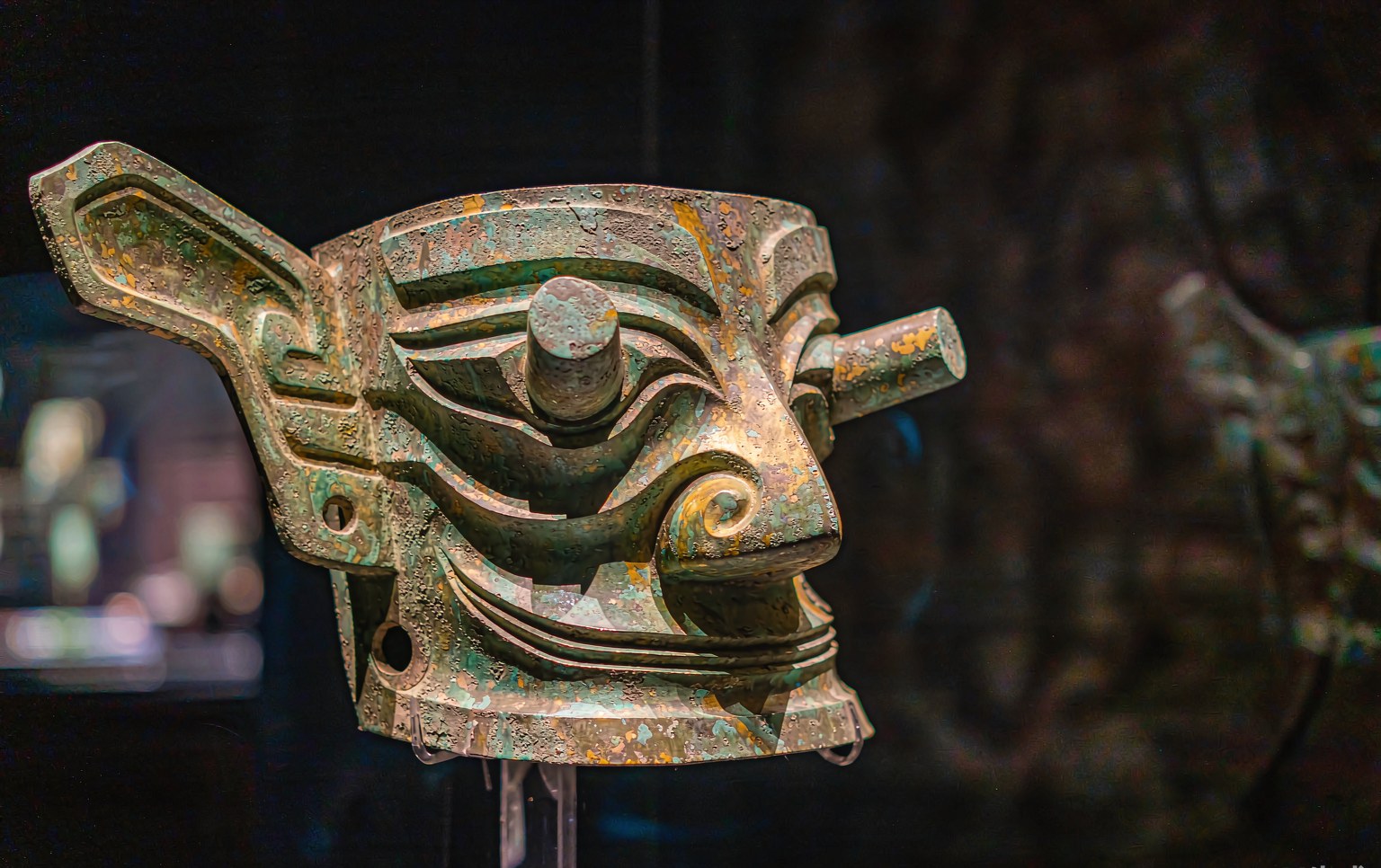 Sanxingdui bronze mask